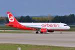 D-ABFT / Air Berlin / A320-214 rollt in MUC zum Start nach Hamburg (HAM) 09.04.2014