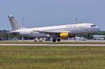 EC-KKT  Vueling together  / Vueling / A320-214 bei der Landung in MUC aus Barcelona (BCN) 07.06.2014