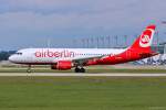 D-ABNA / Air Berlin / A320-214 beim Start in MUC nach Neapel (NAP) 18.08.2014