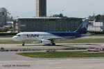 Airbus A320-233 Kennung CC-COD von Lan Chile, in Santiago de Chile, Flughafenkennung:SCL,am 05. Okt.2008