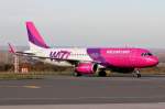 Wizz Air HA-LWT rollt zur Parkposition in Dortmund 9.11.2014