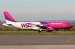 Wizz Air HA-LWO rollt zur Parkposition in Dortmund 9.11.2014