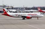 Air Berlin D-ABDU  Moving Forward  rollt zum Start in Düsseldorf 20.12.2014