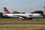 Windjet A-320 EI-DFO am Taxiway Y in CDG / LFPG / Paris Charles de Gaulle am 31.11.2011