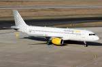 Vueling EC-MBM rollt zum Gate in Düsseldorf 14.2.2015