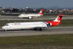 ATA MD-83 EP-TAQ beim Takeoff auf 36L & Turkish A-320 TC-JPS auf 36R in IST / LTBA / Istanbul Ataturk am 20.03.2014