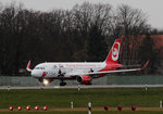 Air Berlin A 320-214 D-ABNM auf dem Weg zum Start in Berlin-Tegel am 29.11.2015