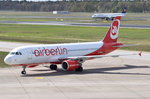 D-ABNH Air Berlin Airbus A320-214   in Tegel am 20.04.2016 zum Gate