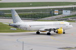 EC-JTQ Vueling Airbus A320-214  am 14.05.2016 zum Gate in München