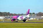 Wizz Air Airbus A320 HA-LPZ beim Start am Airport Hamburg Helmut Schmidt aufgenommen am 27.11.16