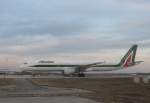 Alitalia Airbus A 321-112 EI-IXJ Flughafen Mnchen 17.03.2010