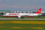 AtlasJet, TC-ATB, A321-211 bei der Landung in MUC aus Antalya (AYT) 18.05.2013