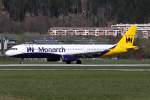 Monarch A-321 G-OJEG nach der Landung auf 26 in INN / LOWI / Innsbruck am 29.03.2014
