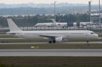 G-POWN Titan Airways Airbus A321-211  zum Gate am 12.10.2016 in München