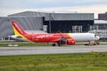 D-AZYW , VietJetAir , Airbus A321-271NX , 20.10.2025 , Hamburg-Finkenwerder , 