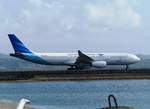 PK-GPD, Airbus A 330-341, Garuda Indonesia auf dem Weg zum Start in Denpasar (DPS) am 6.10.2017