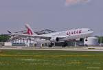 Qatar Airways, A7-AEI, A330-302 bei der Landung in MUC aus Doha (DOH) 15.05.2013