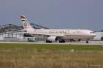 Etihad Airways, A6-AFF, A330-343X in MUC beim Start nach Abu Dhabi (AUH) 09.07.2013