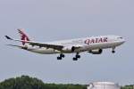 A7-AEH / Qatar Airways / A330-302 vor der Landung in MUC aus Doha (DOH) 04.07.2014