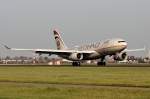Etihad A6-EYP bei der Landung in Amsterdam 1.11.2014