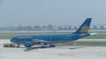VN-A378 von Vietnam Airlines am 14.4.2015 in Hanoi. A330