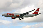 TAM, PT-MVK, Airbus A330-203, msn: 486, 22.August 2010, LHR London Heathrow, United Kingdom.