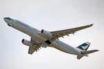 Cathay Pacific Airways, B-HLT, Airbus A330-343X, msn: 439, 14.April 2014, HKG Hong Kong.