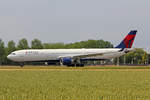 Delta Air Lines, N801NW, Airbus A330-323X, msn: 524, 05.Juli 2015, AMS Amsterdam, Netherland.