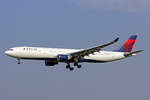 Delta Air Lines, N808NW, Airbus A330-323X, msn: 591, 04.Juli 2015, AMS Amsterdam, Netherland.