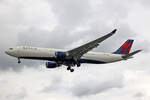 Delta Air Lines, N828NW, Airbus A330-302, msn: 1720, 05.Juli 2023, LHR London Heathrow, United Kingdom.