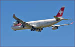 SWISS HB-JMA, Airbus A340-313 bei Trainingsflug auf Maribor Flughafen MBX.