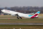 Eurowings Airbus A340-313X OO-SCX beim Start in Düsseldorf 1.2.2019