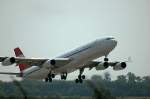Aus meinem Archiv: A340-300 der Austrian beim Start auf der Rwy 11 des Flughafens Wien (VIE) Aufnahme vom 3.8.2004