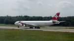Swiss Airbus A340-313X HB-JMA startet in Zürich-Kloten (13.7.10)