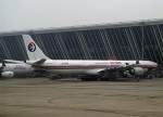 Long Vehicle!!! A340-642 der China Eastern am Flughafen Shanghai! Aufnahme vom 13.7.2005