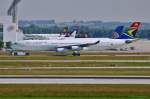 South African Airways, ZS-SXC, A340-313X wird in MUC zum Fracht-Terminal geschleppt. 01.07.2013