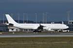 CS-TQZ Hi Fly Airbus A340-313  zum Gate in München am 12.12.2015