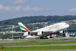A380-861 (A388) A6-EUC Der Emirates am 15.9.18 beim abheben in Zürich.