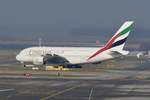Emirates A380 A6-EDH rollt am 19.1.19 nach der Landung in Zürich zu seinem Gate.