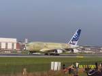 Erste Landung eines A380 in Deutschland bei AIRBUS in Hamburg.