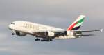 Airbus  A 380-861 Von Emirates A6-EDQ Am Flughafen Mnchen 26.12.2011