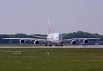 Emirates, A6-EDB, Airbus A 380-681 rollt in MUC zum Start nach Dubai (DXB) 18.05.2012