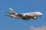 Emirates, A6-EEF, A380-861 in MUC im Landeanflug aus Dubai (DXB) 23.07.2013