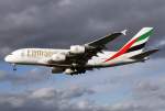 Emirates A-380 A6-EEN im Anflug auf 27L in LHR / EGLL / London Heathrow am 22.02.2014