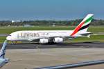 A 380-860, A6-EEY der Emirates, taxy at DUS - 01.10.2015