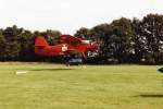Antonov AN2 (D-FIJL) landet auf dem Flugplatz Weser-Wmme, zurck von einem von vielen Rundflgen beim Flugtag 2005.