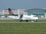 Ein Lufthansa Regional (Contact Air) ATR 72 bei der Landung in Stuttgart am 30.08.2008.