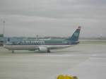 Eine Boeing 737-400 der Us Airways erreicht ihr Gate in Terminal 2 des Flughafens o´Hare in Chicago.(19.10.06)