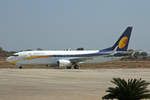 Jet Airways, VT-JFP, Boeing 737-8AL,  28.Februar 2017, HJR Khajuraho, India.