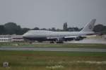 Die Boeing 747 V8-ALI aus dem Sultanat Brunei beim Start in Hamburg Fuhlsbttel am 26.05.09